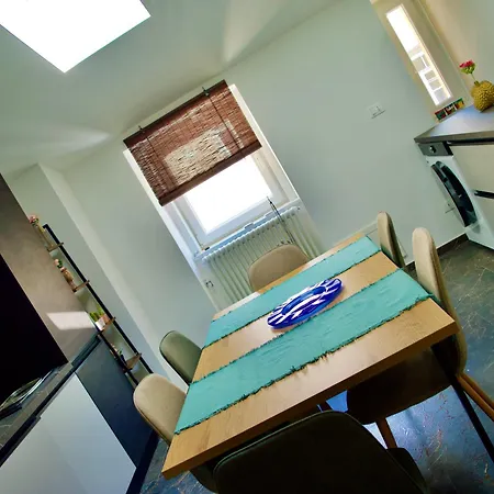 Casa Di Zeno 18 * Триест